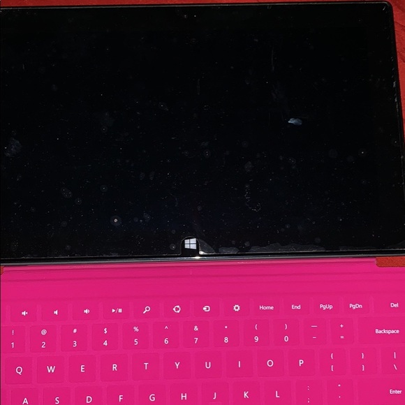 Windows Surface Tablet - Picture 1 of 2